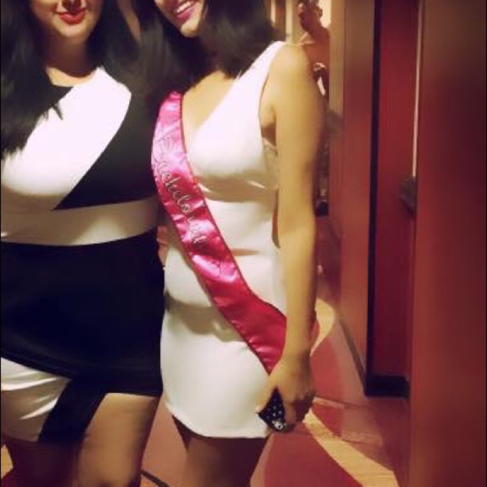 Off white Mini Dress - Picture 6 of 7